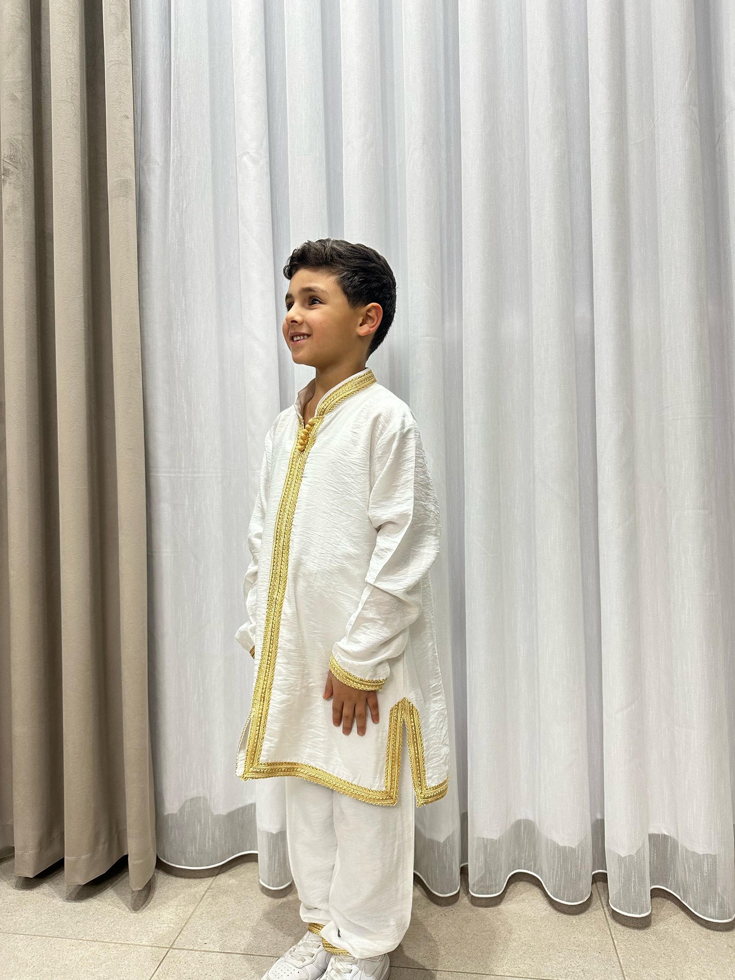 White Jabador Abaya